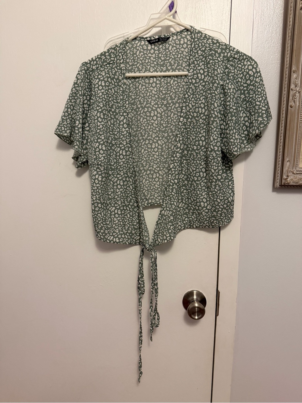 SHEIN Sage Green Floral Tie-Front Crop Top